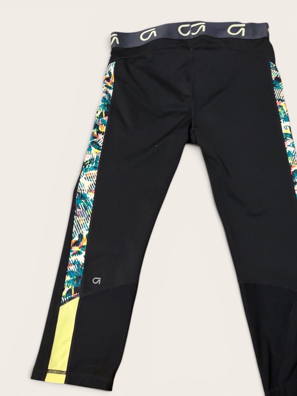 GapFit Capri Leggings Women Sz M Floral Panel Elastic Waist Stretch Black